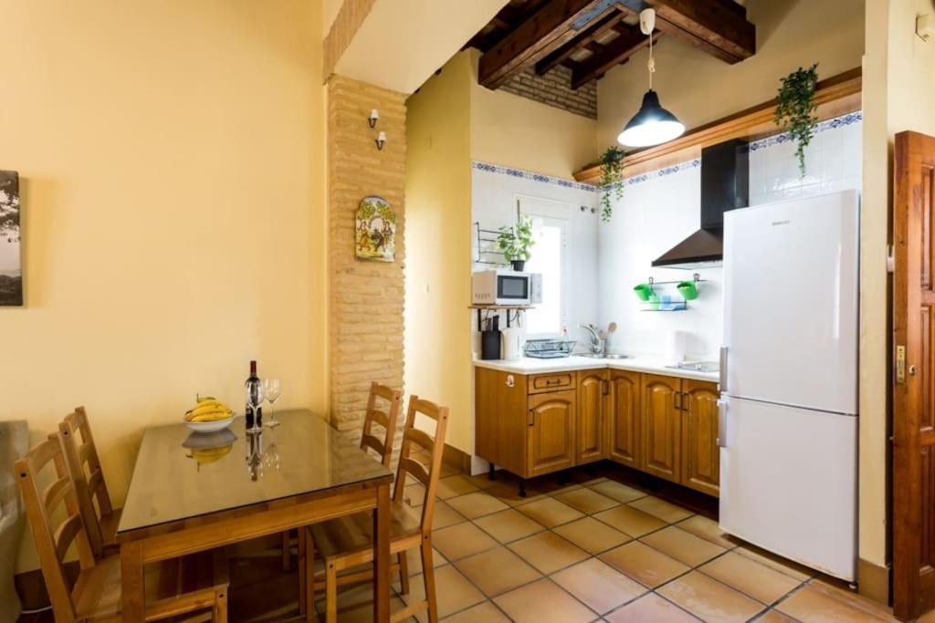 Precioso Apartamento - Localizacion Ideal **Wifi - A/C** Севилья Экстерьер фото